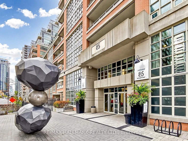 85 E Liberty St #812 — Photo 41
