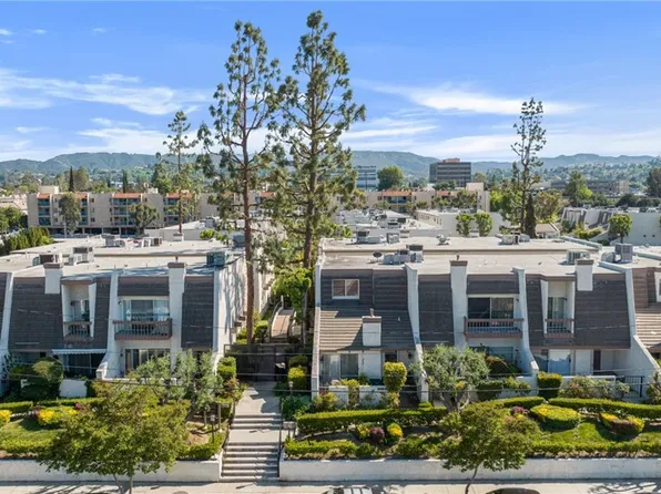 18326 Collins St Unit B, Tarzana, CA 91356