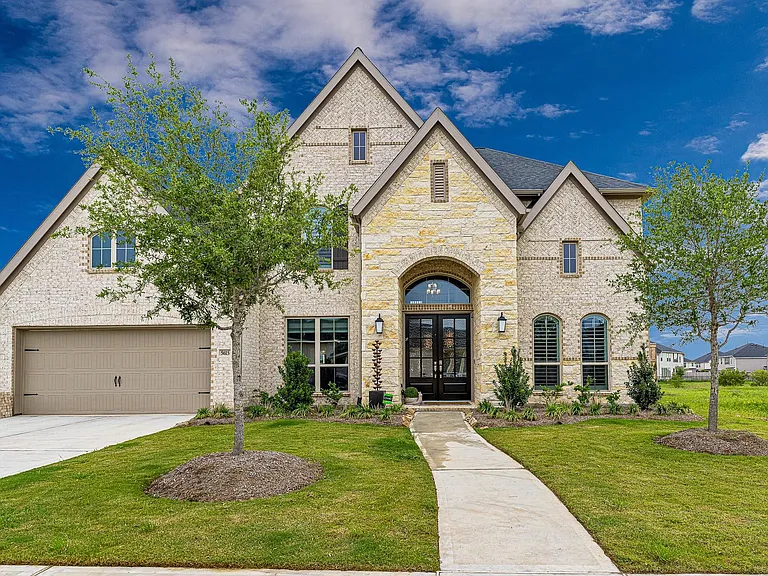 5615 Logan Ridge Ln — Photo 1