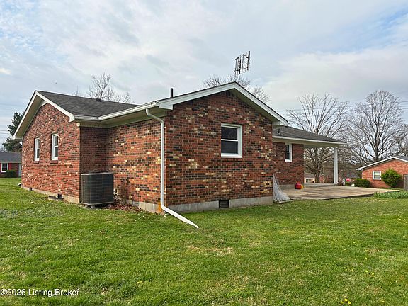 3rd image of 604 Keeneland Dr