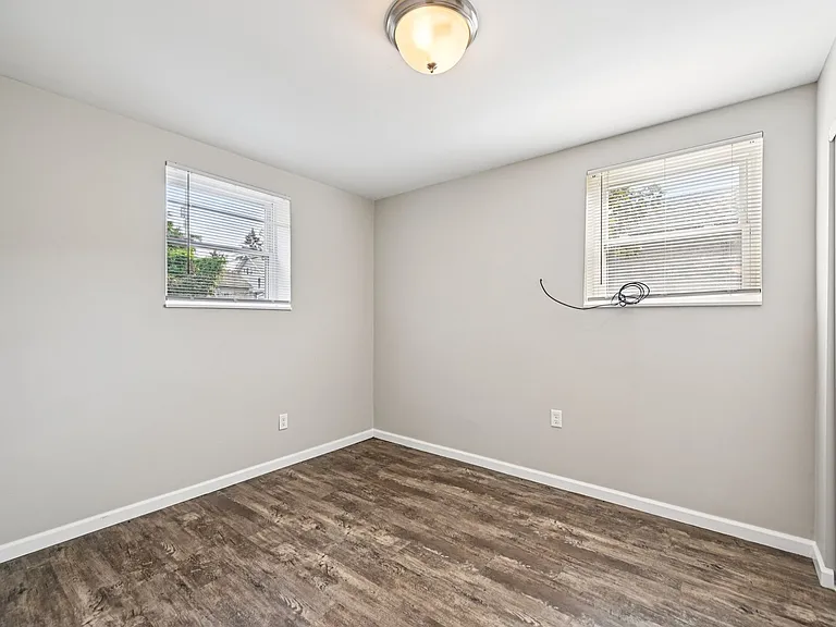 LongView Apartments — Photo 23