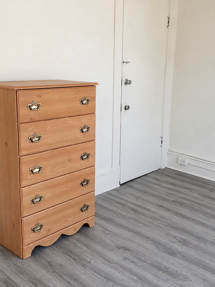 7 bed, 2035 sqft, $750 — Photo 4