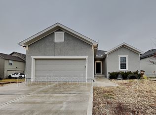 204 Coleen Dr, Raymore, MO 64083