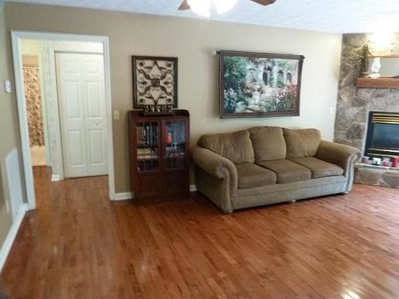 2nd image of 408 Riverwood Dr
