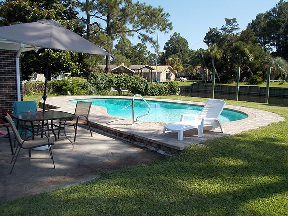 4th image of 706 Driftwood Dr