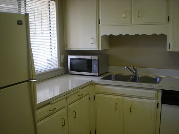 3rd image of 838A McDonald St SE