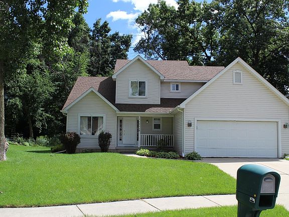3rd image of 14534 Blue Heron Dr