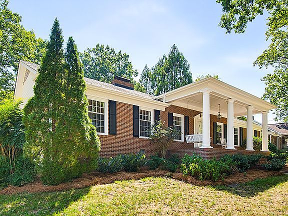 2nd image of 1100 Ivy Ln