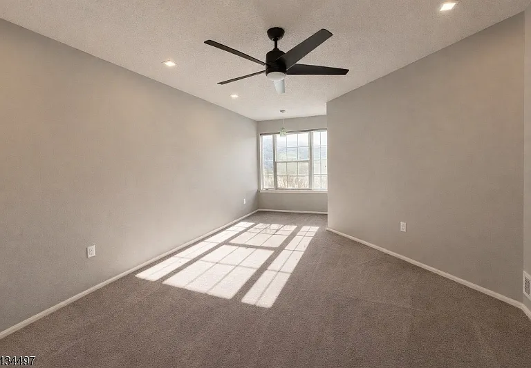 1023 Castle Rd — Photo 16