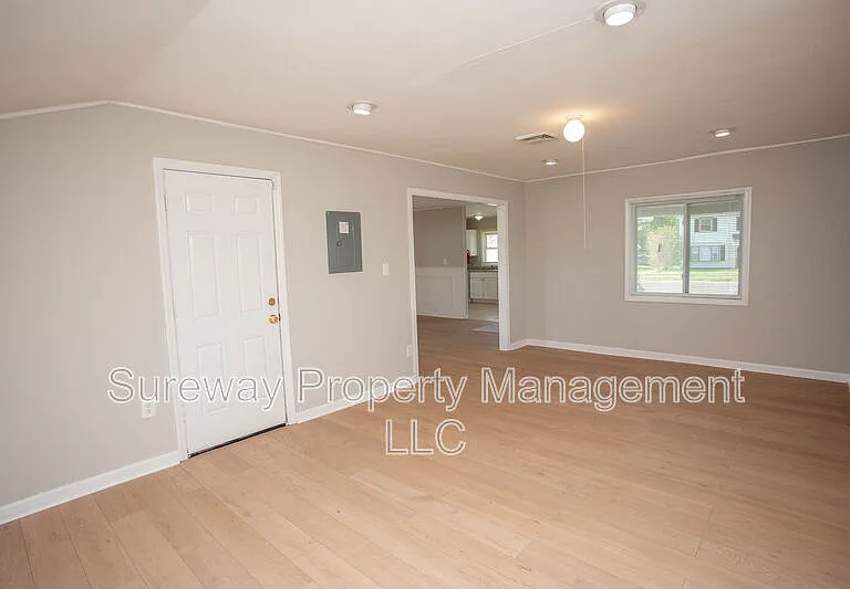 11 Sedgwick Ln — Photo 12