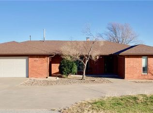 407 E Main St, Corn, OK 73024