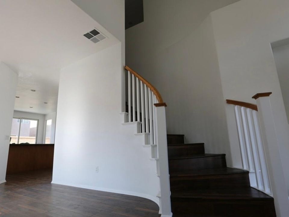 1st image of 14657 Plum St