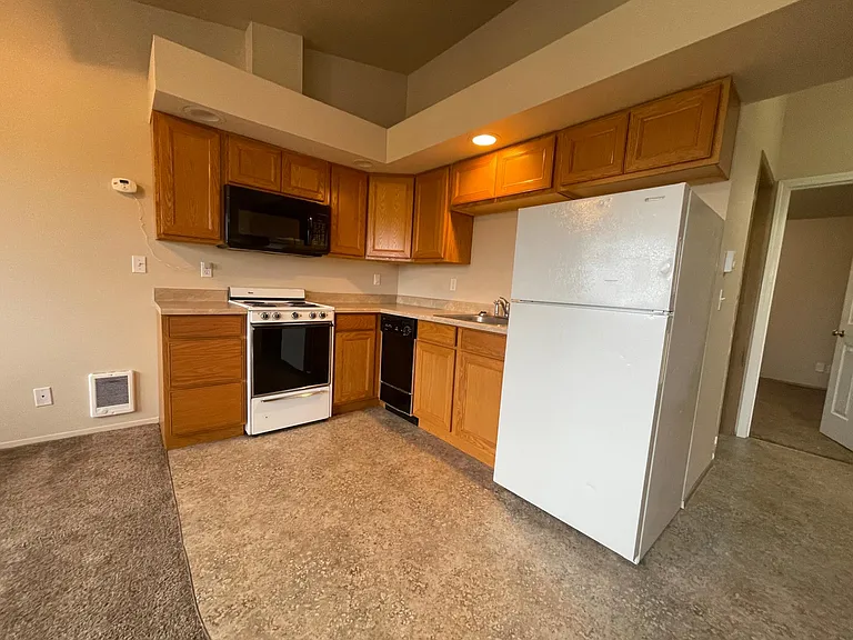 505 S Summit Ave #B — Photo 9