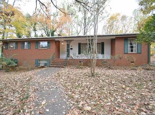 1302 Forest Park Dr, Statesville, NC 28677
