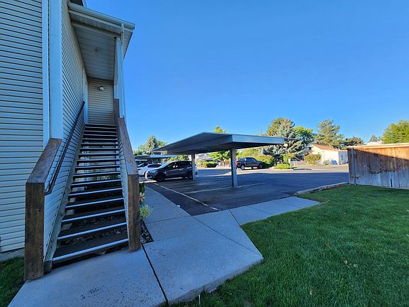3rd image of 698 Quincy St #B