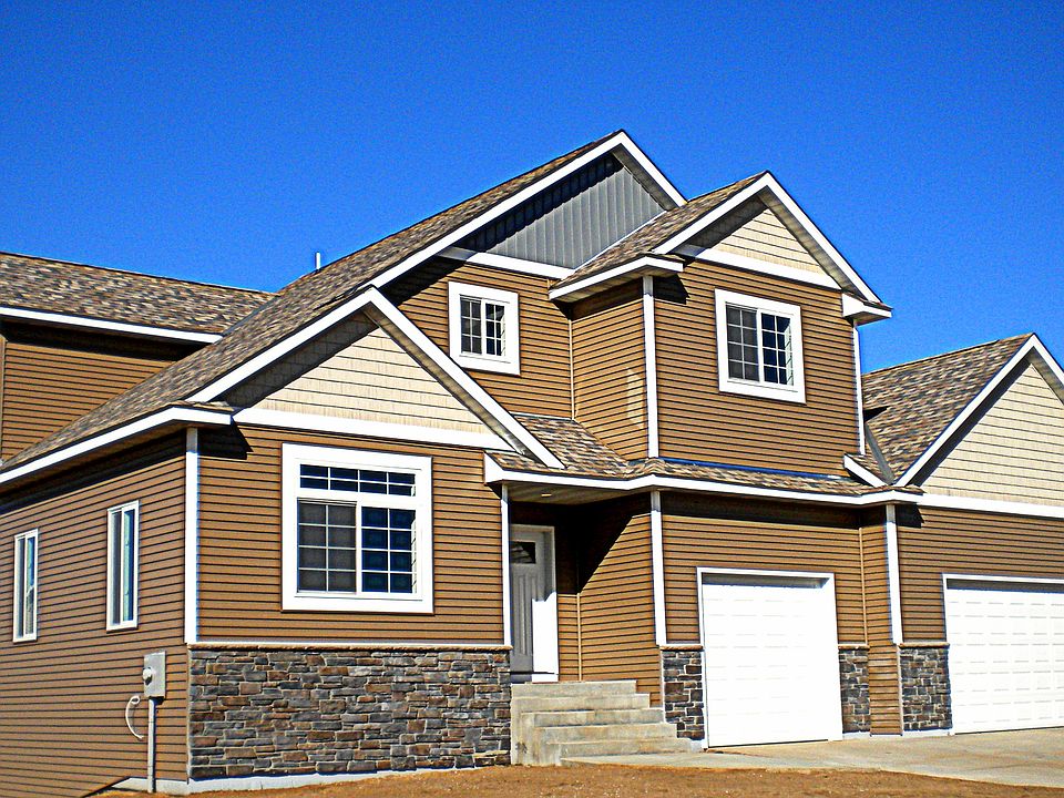 BEAUTIFUL 2 STORY 3 BED 3 BA