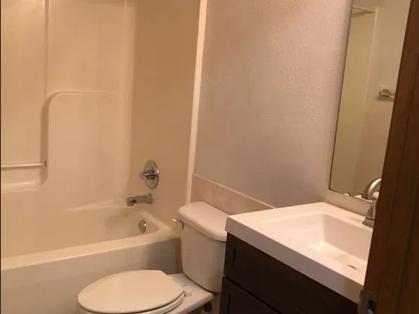 30 Narcissus Dr APT 9, Belleville, IL 62221
