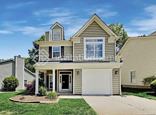 9216 Darbyshire Pl, Charlotte, NC 28216
