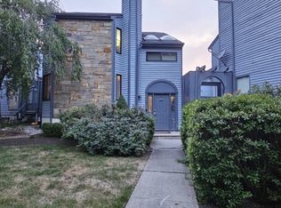 25 Delbarton Ct, Hackettstown, NJ