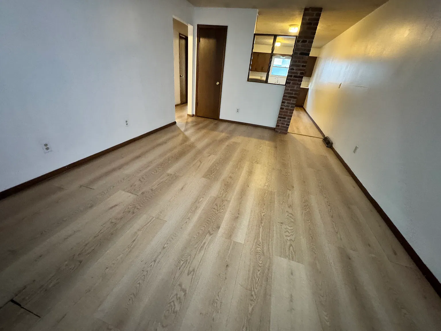 2 bed, 1000 sqft, $1,050 — Photo 3