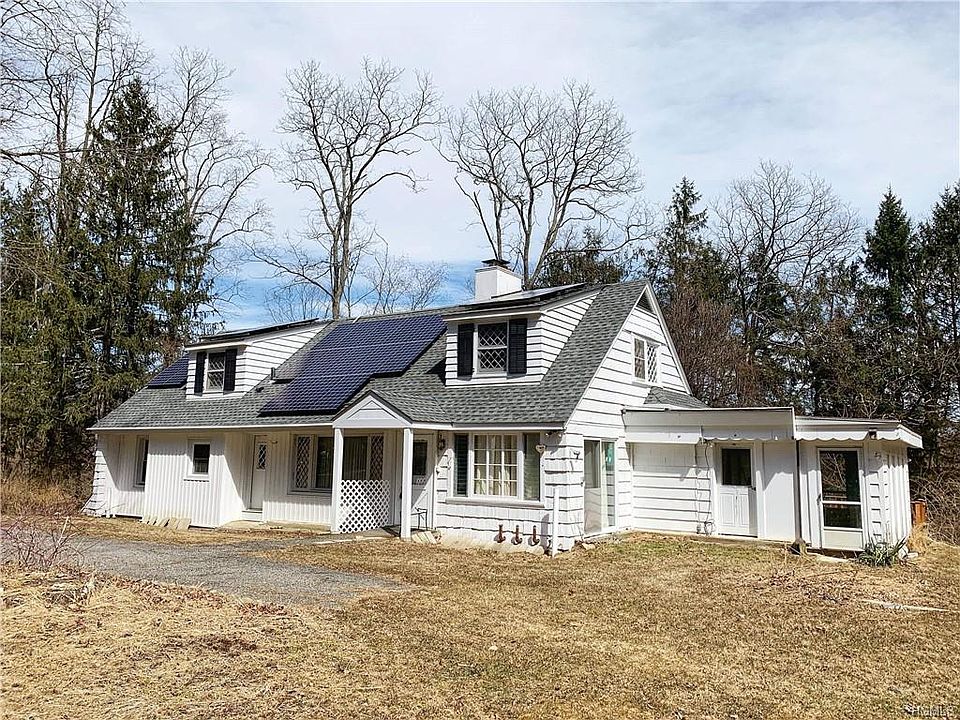 1st image of 5 Lakeview Dr