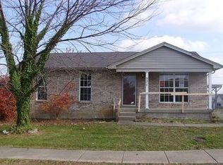 531 Oak Leaf Dr, La Grange, KY 40031