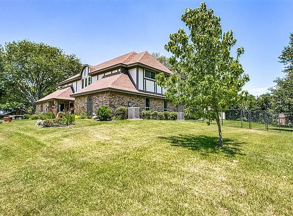3rd image of 1709 Ashbury Ct