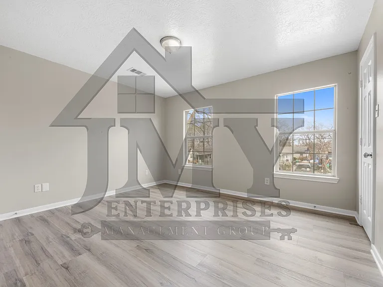 2530 Aldon St — Photo 59