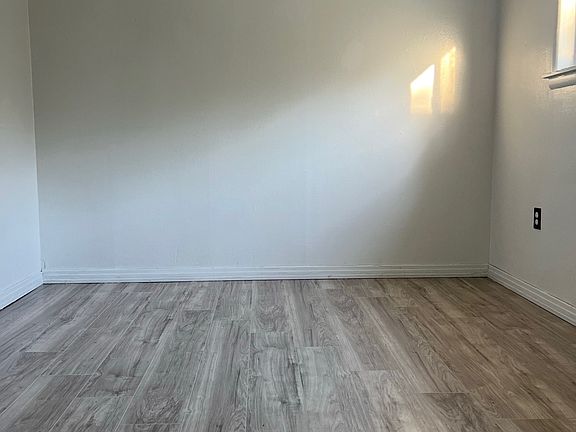 5th image of 10 Logaras Cir