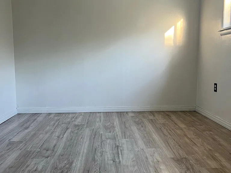 10 Logaras Cir — Photo 5
