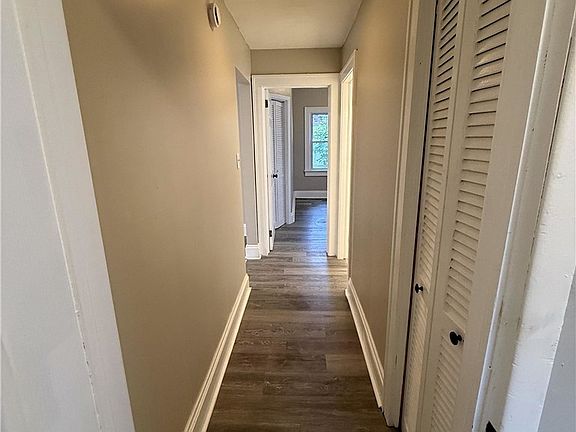 4th image of 4123 Clybourne Ave