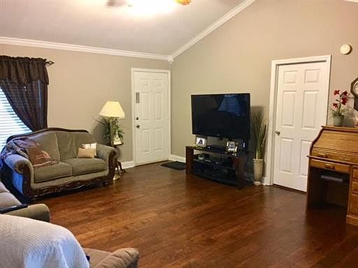 2nd image of 1219 Aurora Dr
