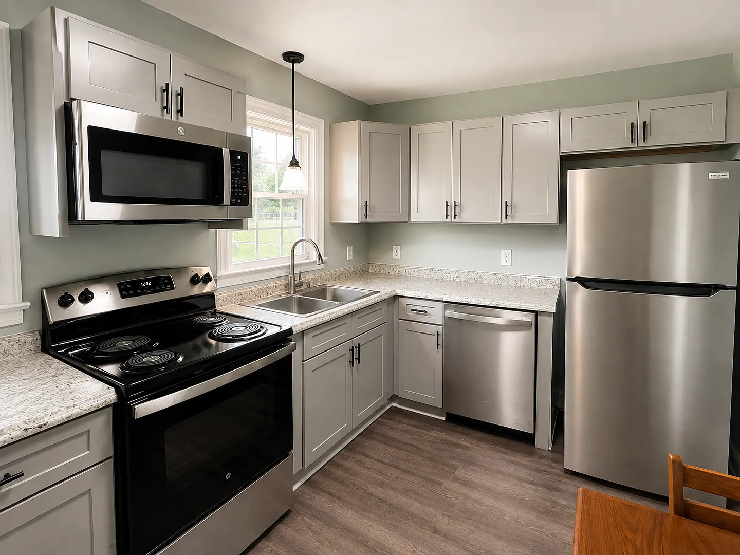 Charming Greenville Home — Photo 3