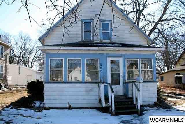 1st image of 206 E Broadway St