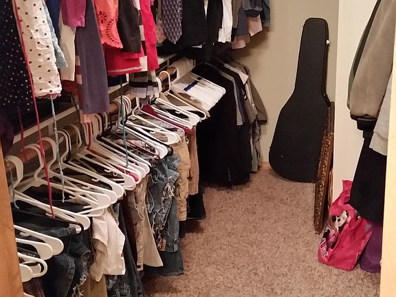 master walk in closet (up)