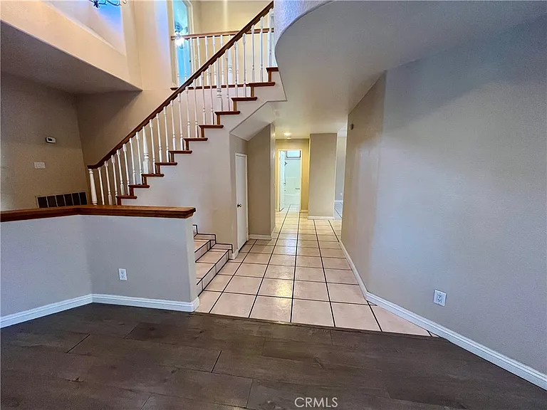 2909 Dorchester Cir — Photo 9