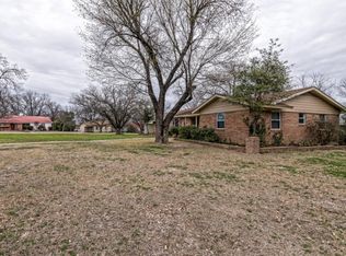 315 N Avenue M, Clifton, TX 76634