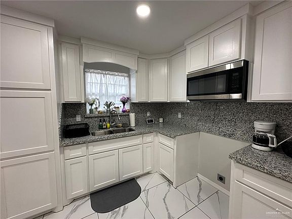 3rd image of 701 E Scurlock Dr