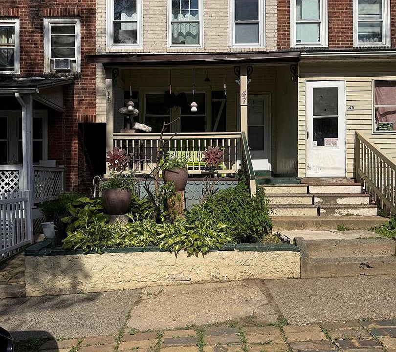1st image of 47 Denham Ave