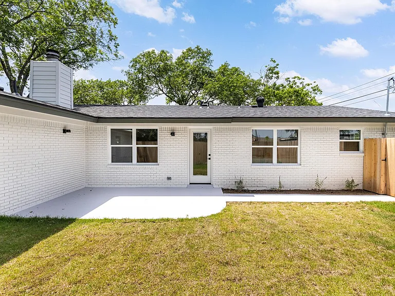 4501 Packsaddle Rd — Photo 9