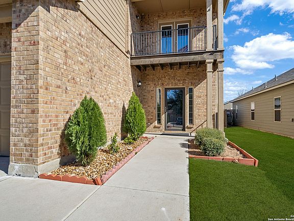 3rd image of 1314 Begonia Bluff