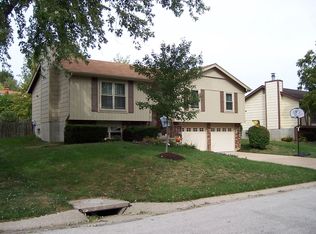 52 Crescent Hills Dr, Saint Peters, MO