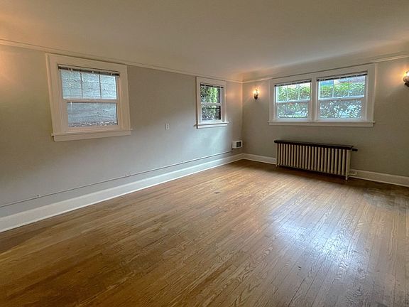 3rd image of 2807 Franklin Ave E Unit 1