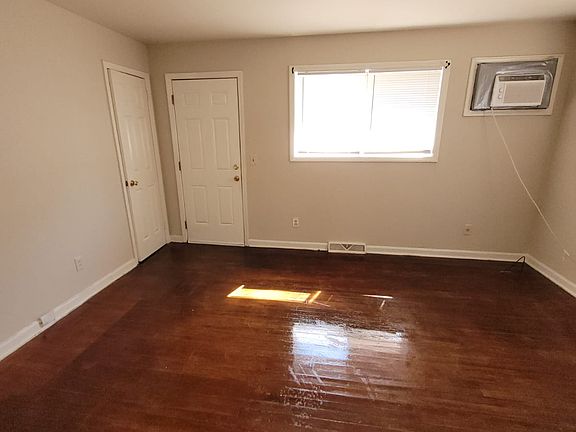 2nd image of 1807 Ryan St