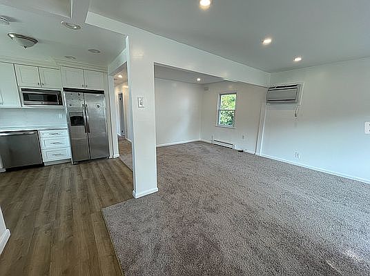 4th image of 254-01 Pembroke Ave