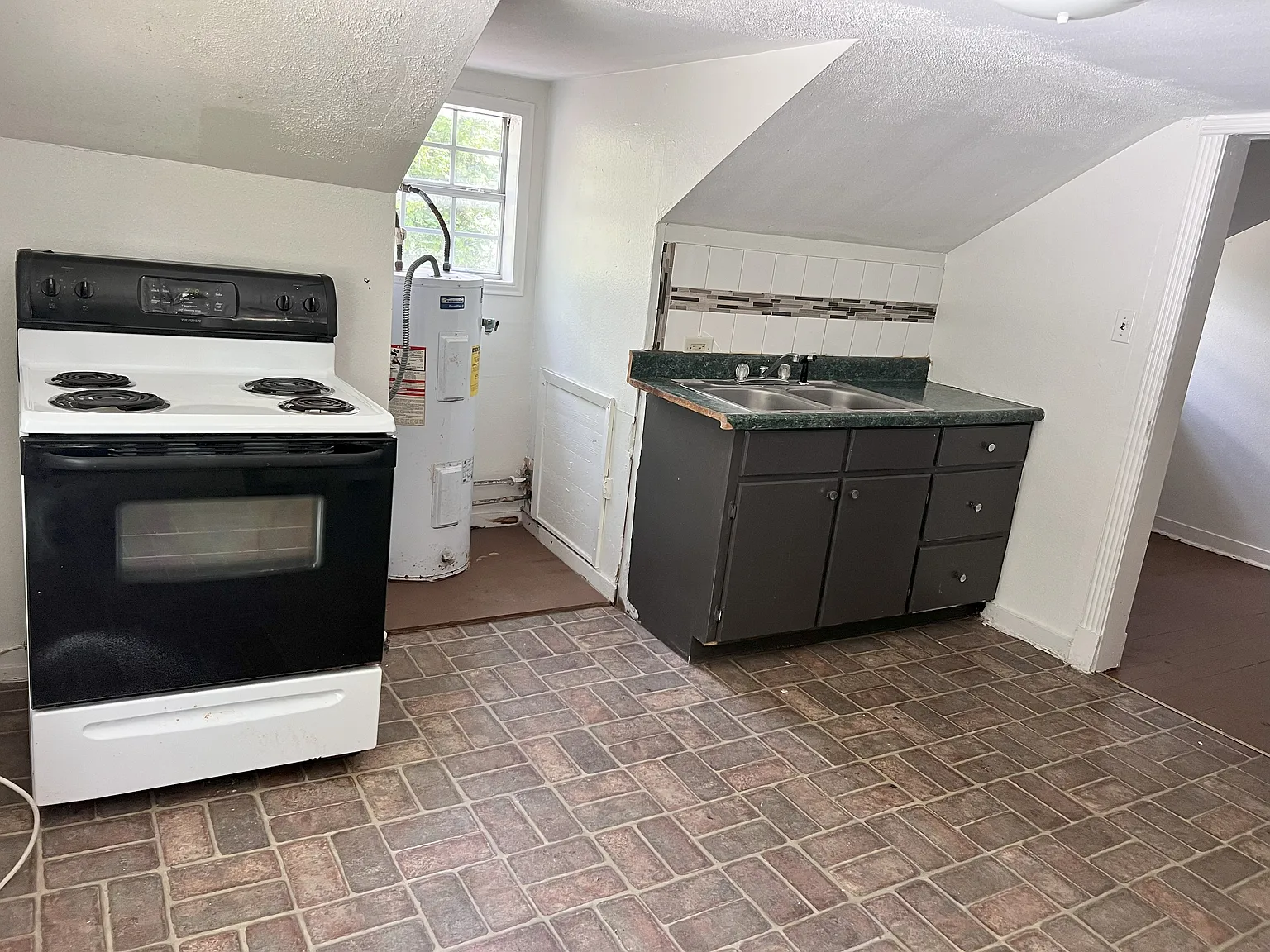 1 bed, 600 sqft, $500 — Photo 2