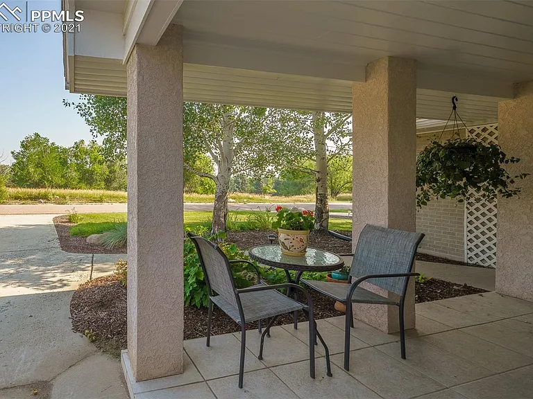 1025 Jupiter Dr — Photo 3