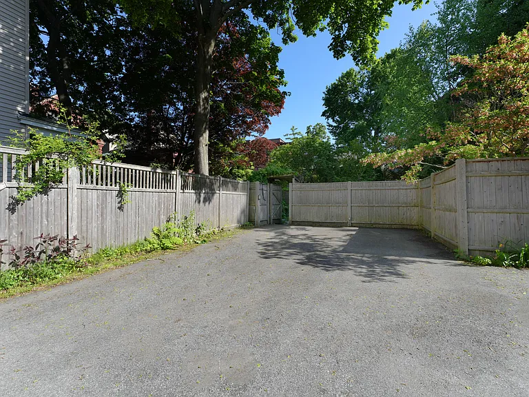 104 Neal St — Photo 41