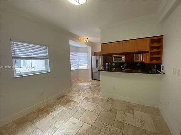 2nd image of 261 Navarre Ave #C-4