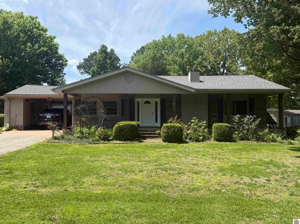 1366 Scottsdale Dr, Benton, KY 42025